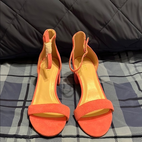 New Pink Suede Block Heel Sandals size 9 - Picture 2 of 9